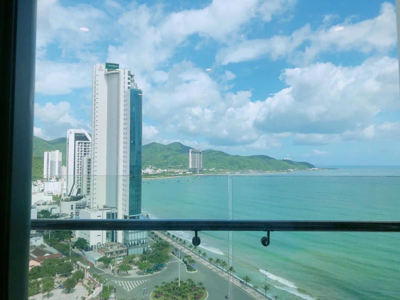 Апартаменты Scenia Bay Oceanfront By Housing Нячанг Экстерьер фото