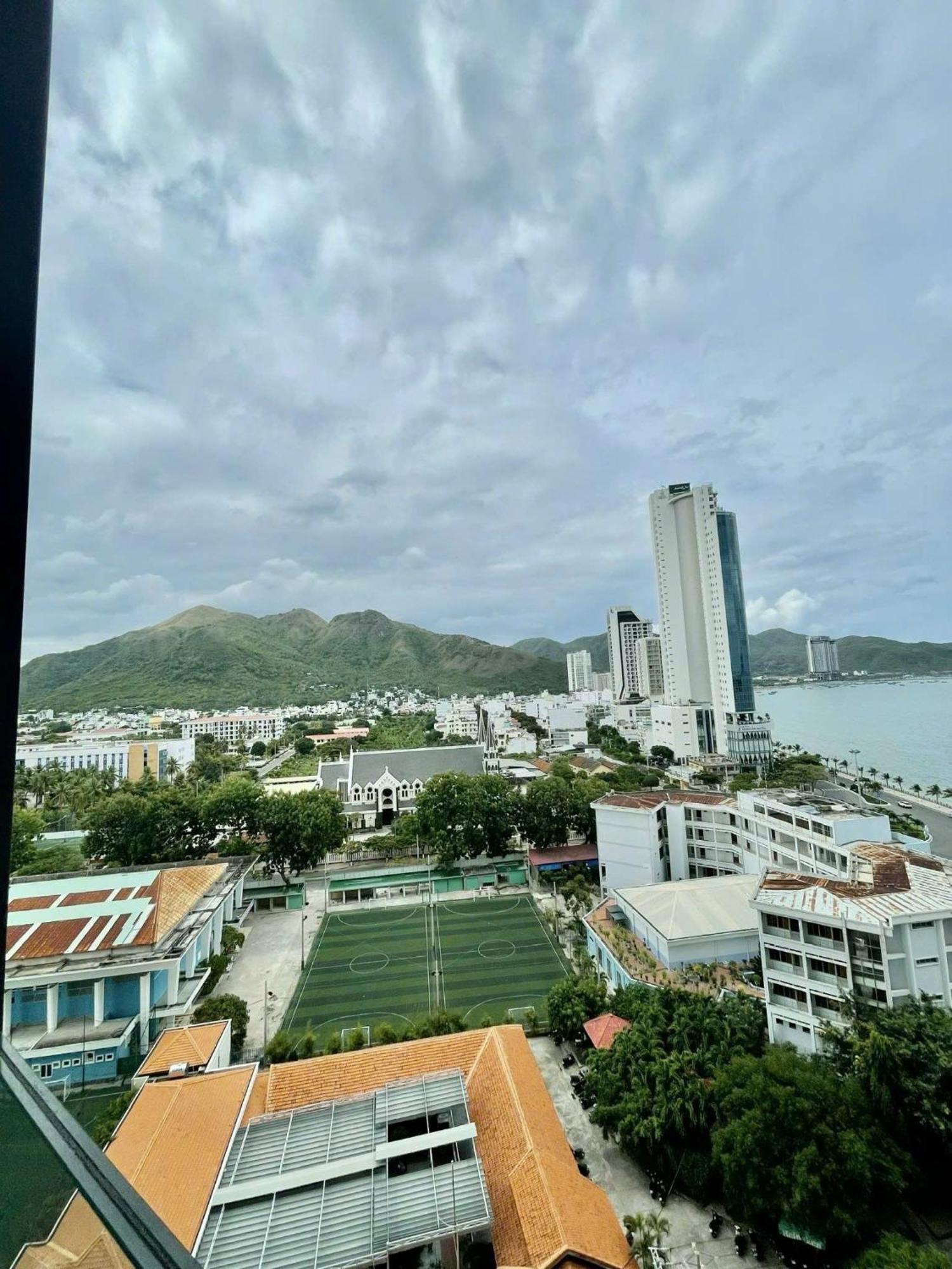 Апартаменты Scenia Bay Oceanfront By Housing Нячанг Экстерьер фото