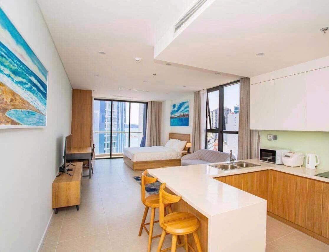 Апартаменты Scenia Bay Oceanfront By Housing Нячанг Экстерьер фото