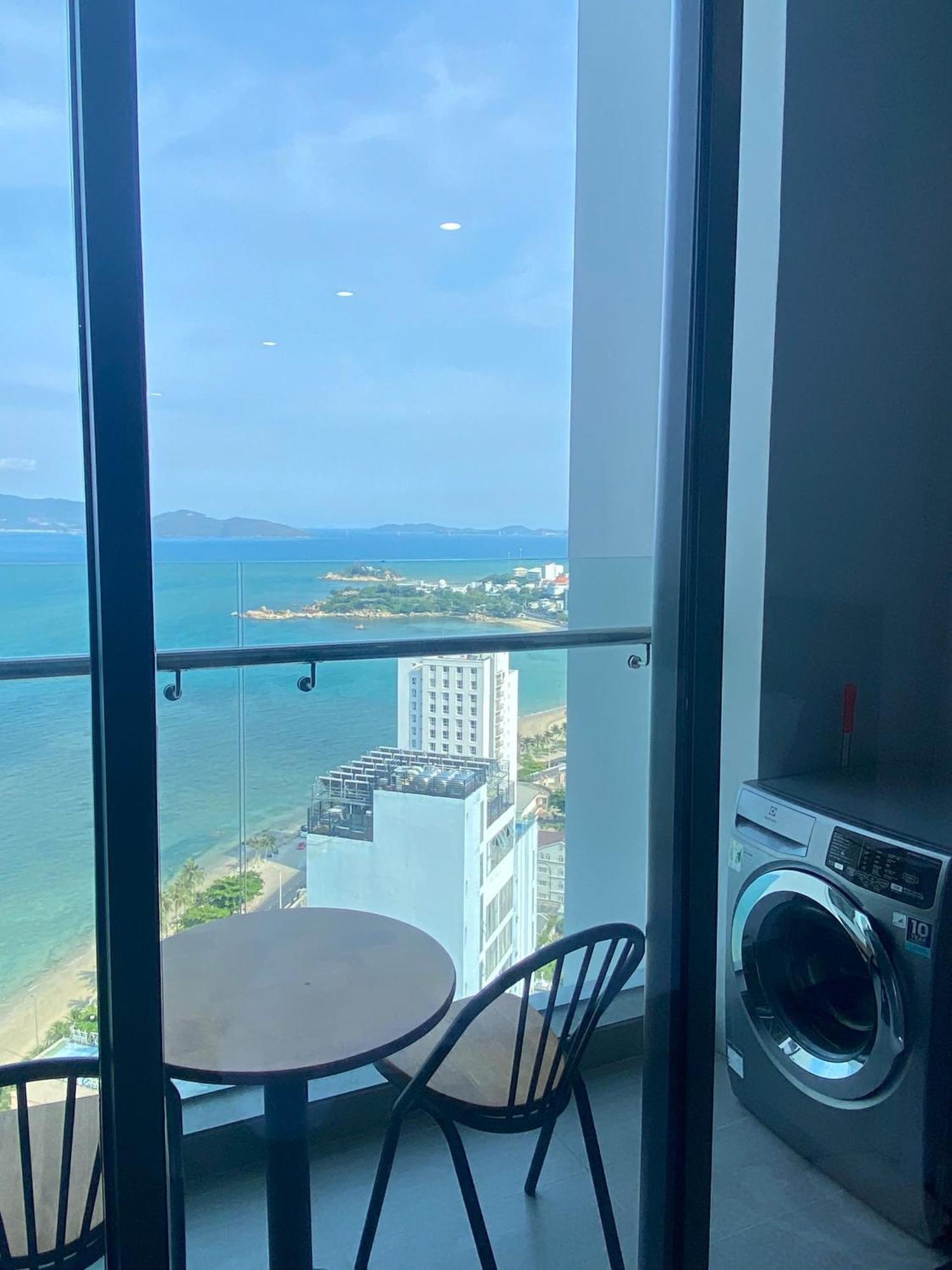 Апартаменты Scenia Bay Oceanfront By Housing Нячанг Экстерьер фото